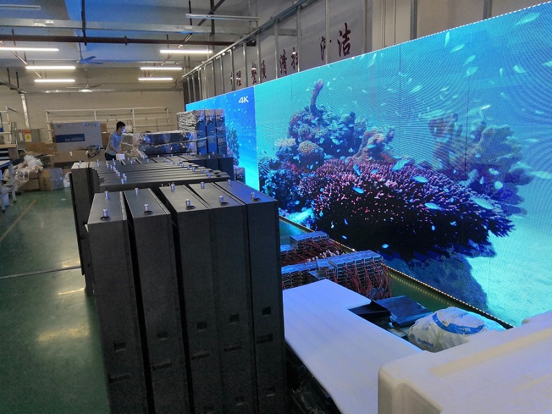 華邦瀛光電LED顯示屏進(jìn)行出廠前測試，即將遠(yuǎn)赴孟加拉